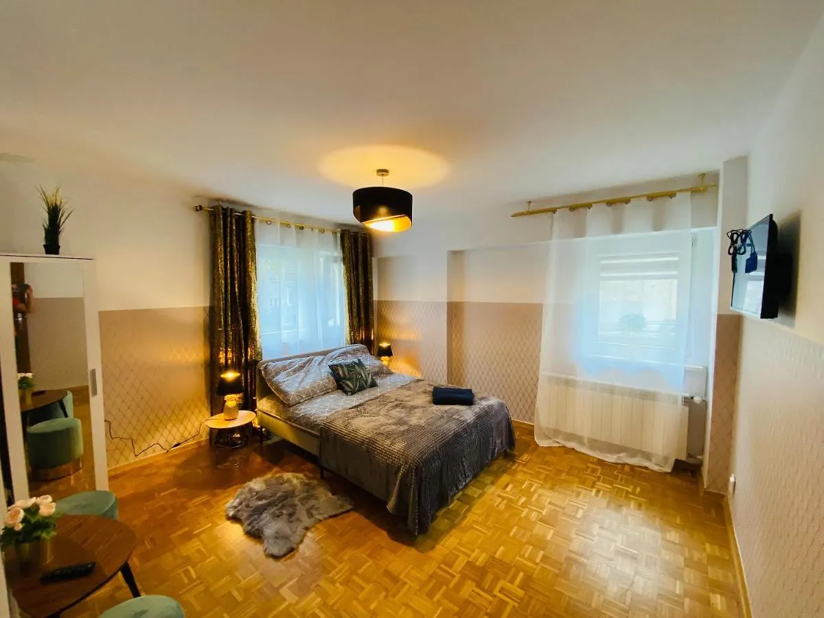 Хостел Clicktheflat Solidarnosci City Center Apart Rooms Варшава